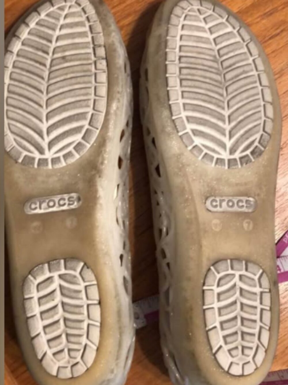 Crocs White Cut Out Glitter Size 7 - Picture 3 of 3